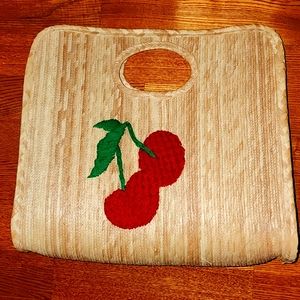 Straw purse with Cherries embroidery